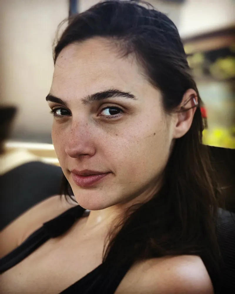 Celebrities That Look Phenomenal Without Makeup